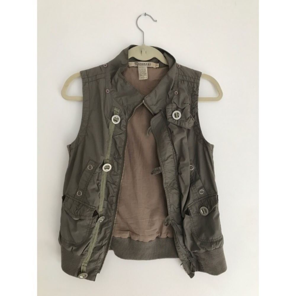 Sleeveless vest olive/army green